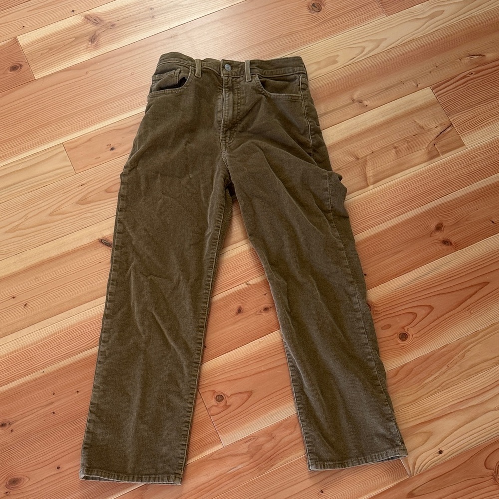 Levis rib cage straight ankle cords W28L29